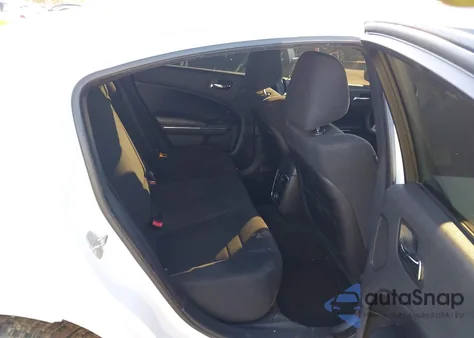 2014 Dodge Charger Sxt z USA, uszkodzony, nr VIN 2C3CDXHGXEH271859